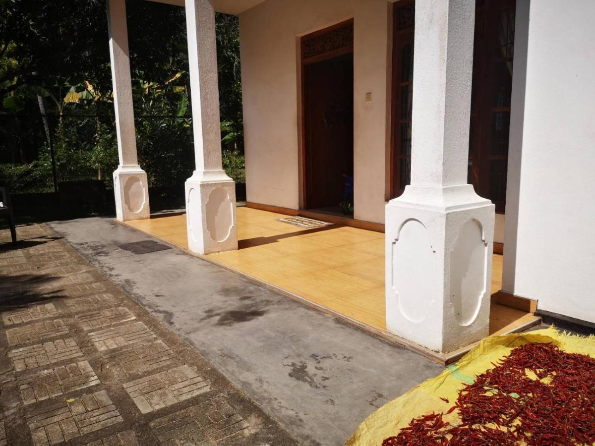 Sithu Guesthouse Bentota Ngoại thất bức ảnh